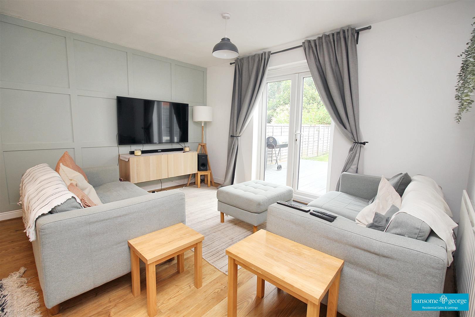 2 bed property in Pryor Close, Reading